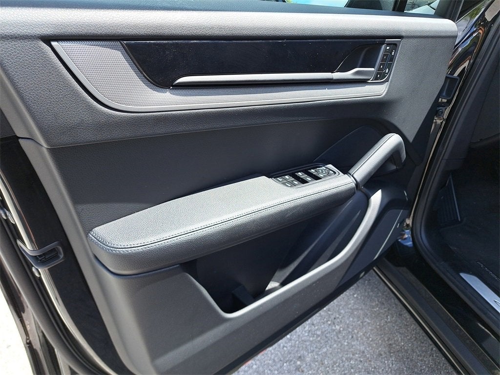 2025 Porsche Cayenne Base