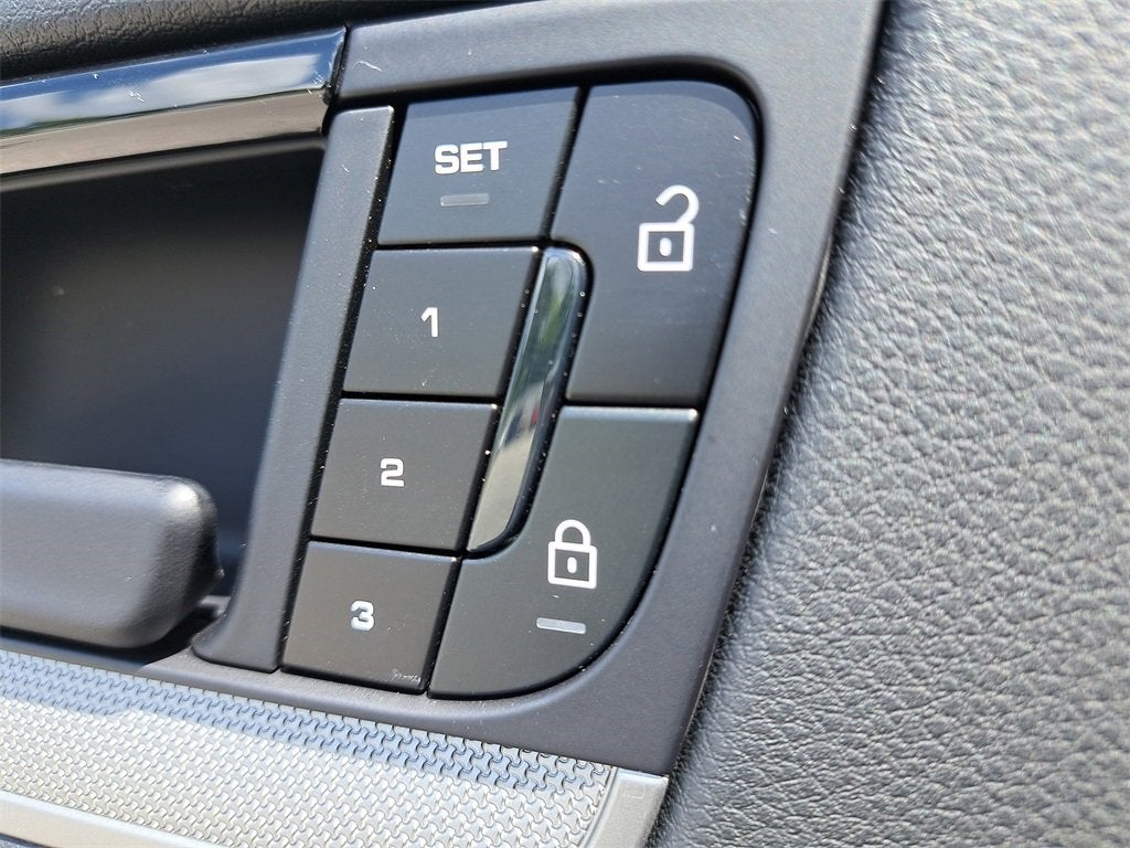 2025 Porsche Cayenne Base