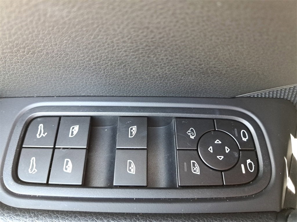 2025 Porsche Cayenne Base