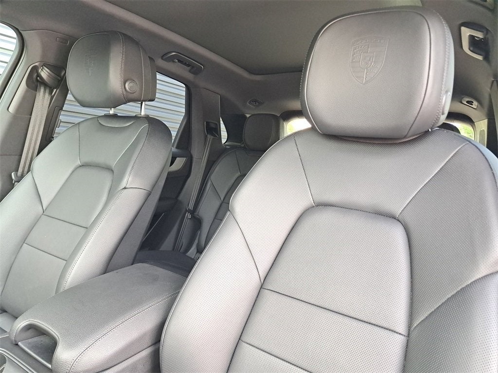 2025 Porsche Cayenne Base