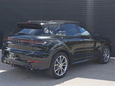 2025 Porsche Cayenne Base