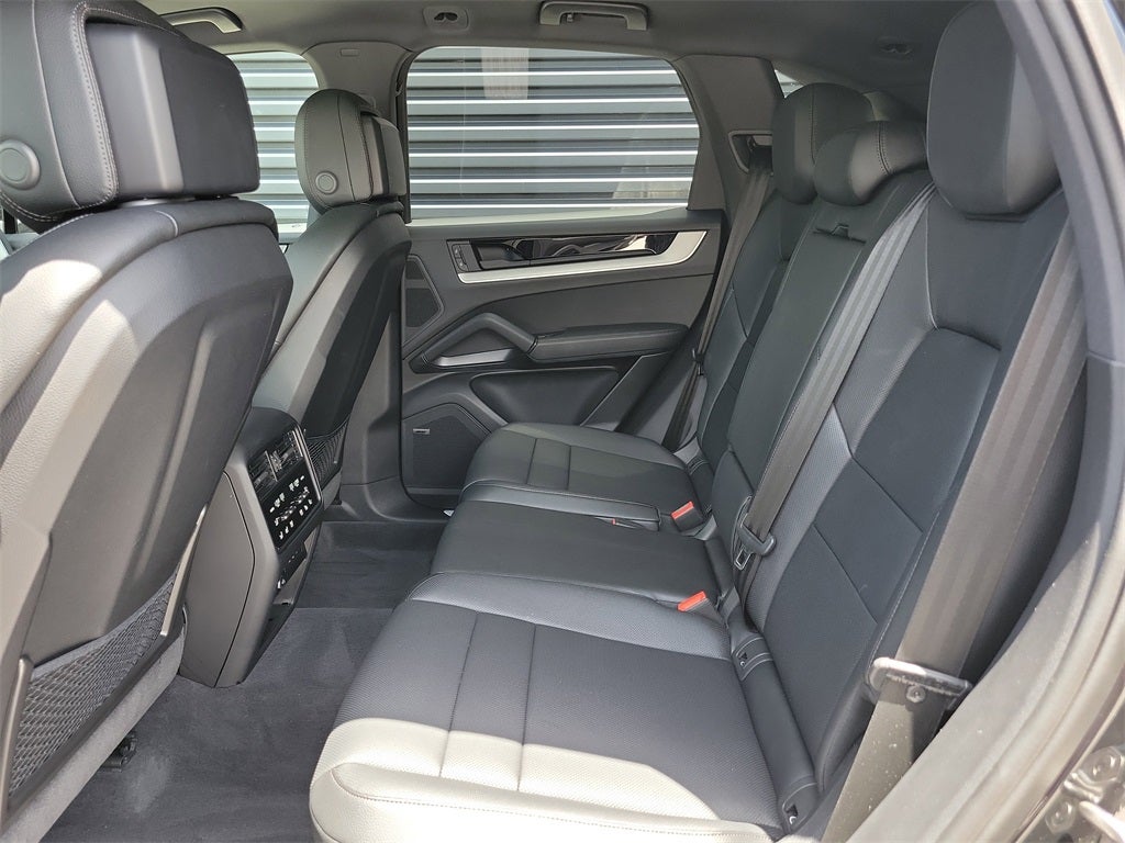 2025 Porsche Cayenne Base