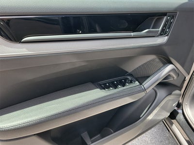 2025 Porsche Cayenne Base