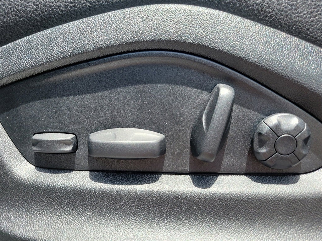 2025 Porsche Cayenne Base