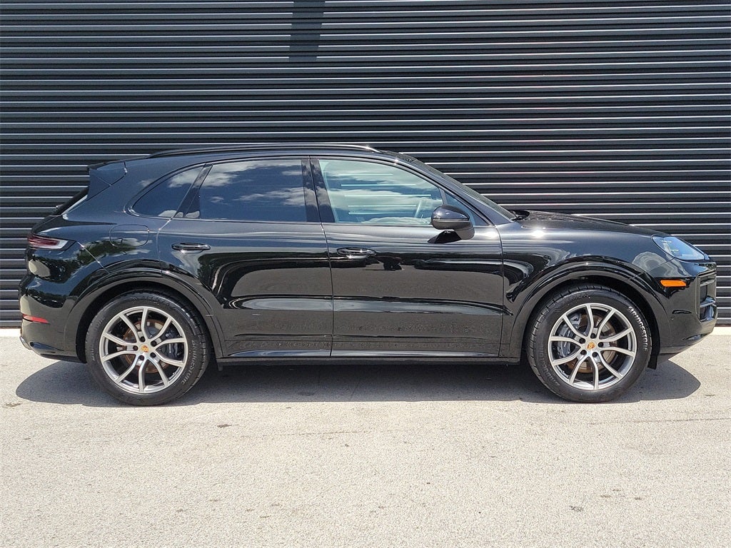 2025 Porsche Cayenne Base