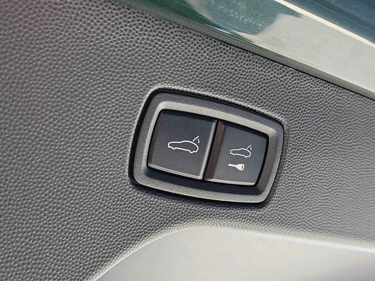 2026 Porsche Macan Electric 4