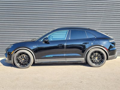2026 Porsche Macan Electric 4S