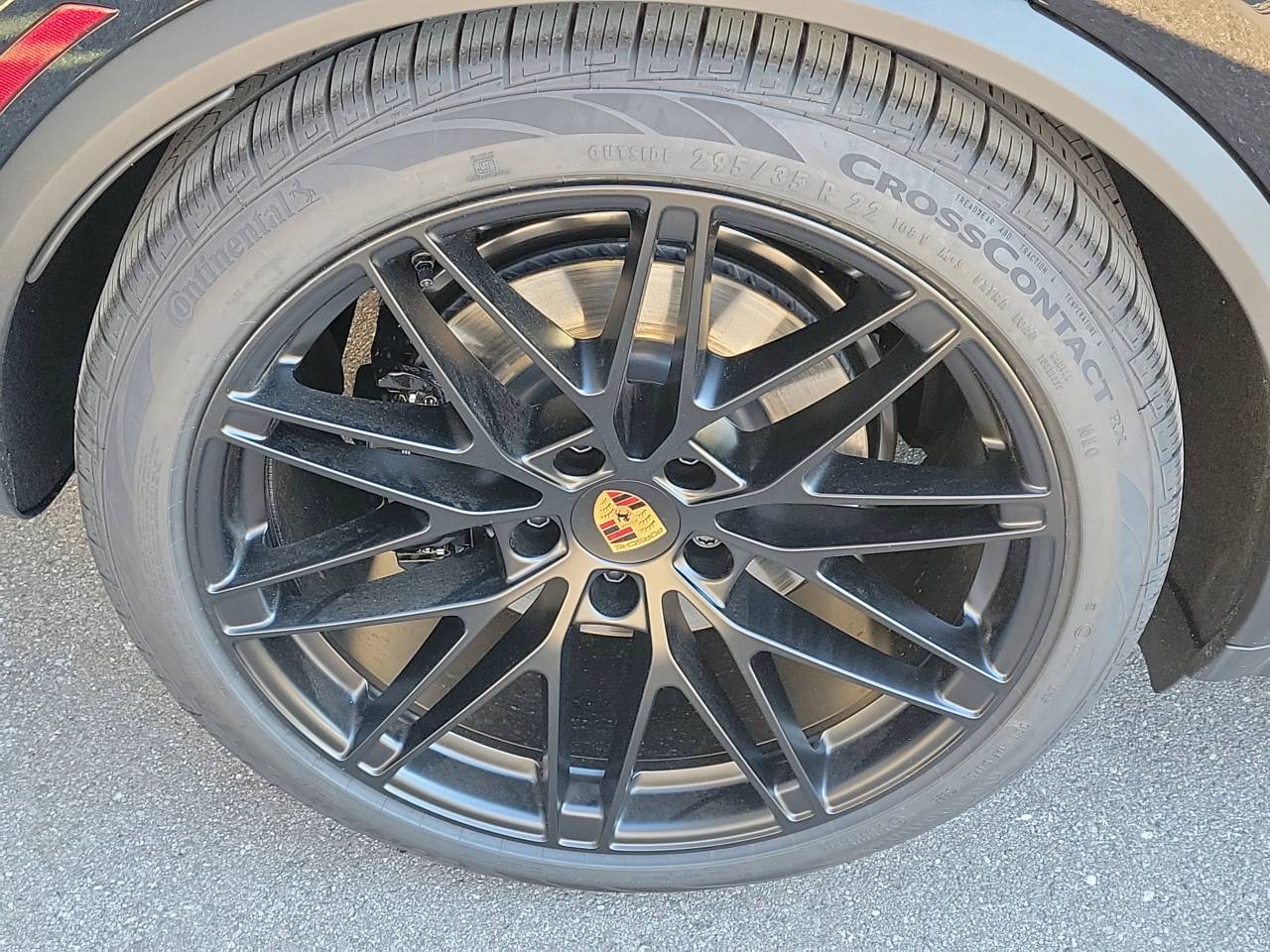 2026 Porsche Macan Electric 4S