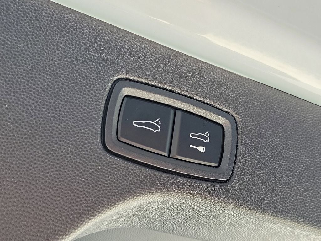 2026 Porsche Macan Turbo Electric