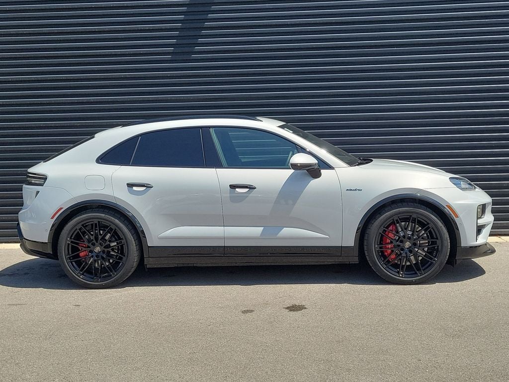2026 Porsche Macan Turbo Electric