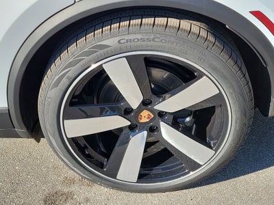 2026 Porsche Macan Electric Base