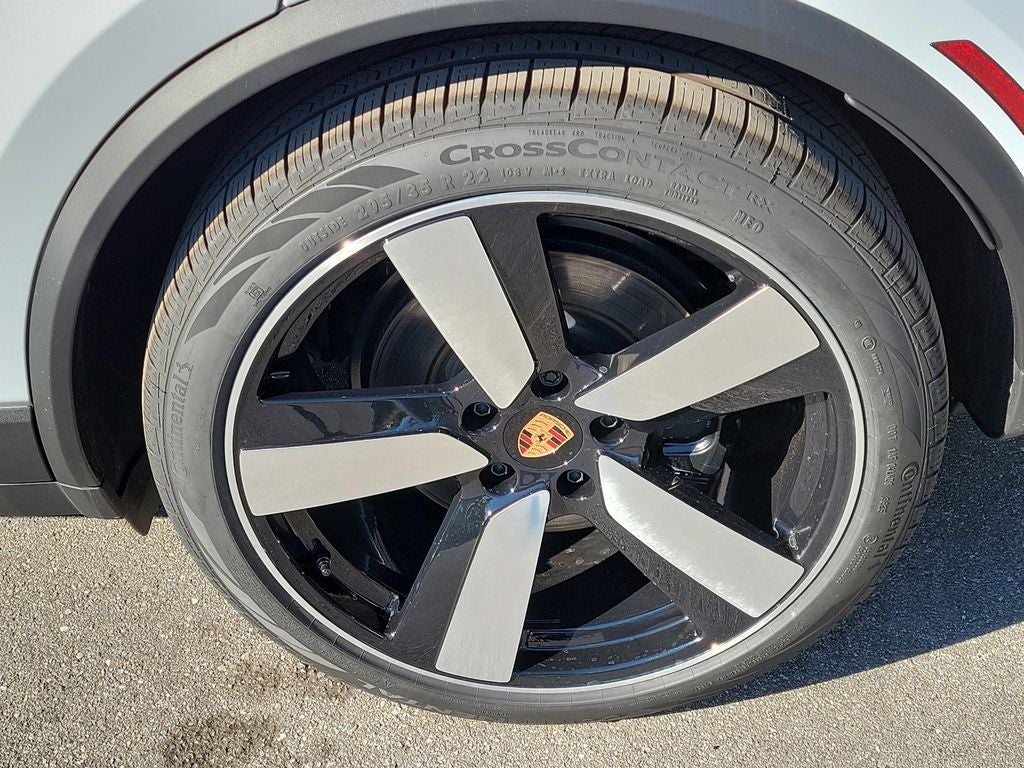 2026 Porsche Macan Electric Base