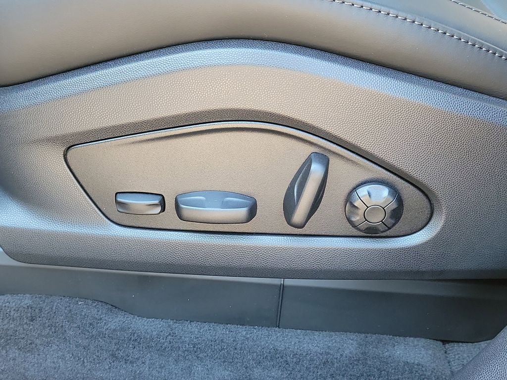 2026 Porsche Macan Electric Base