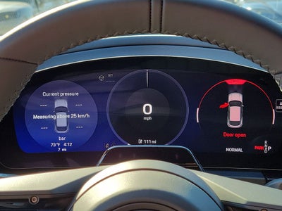 2026 Porsche Macan Electric Base