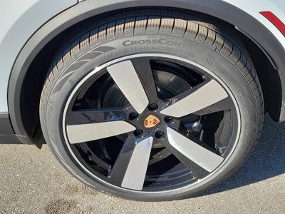 2026 Porsche Macan Electric Base