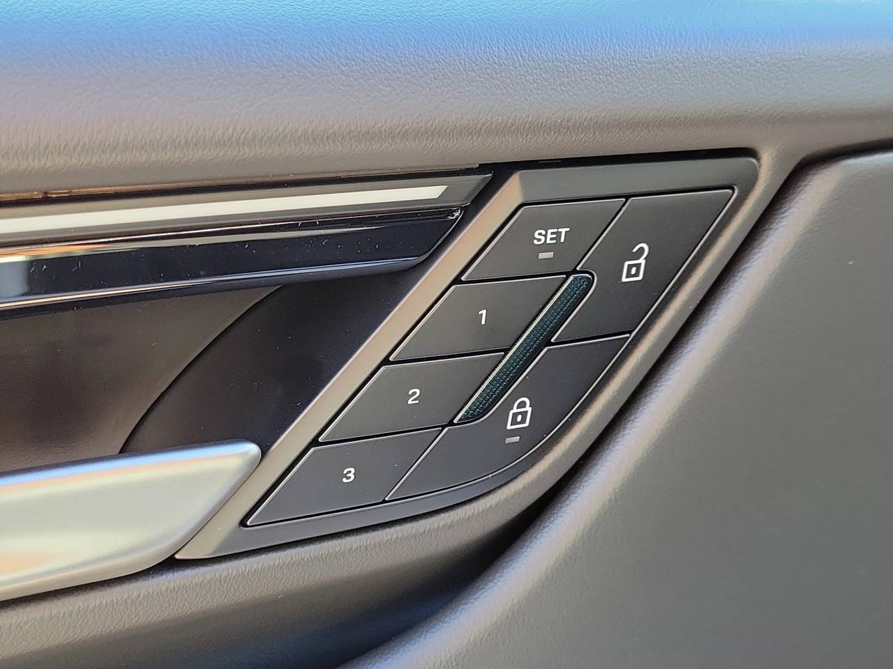 2026 Porsche Macan Electric Base