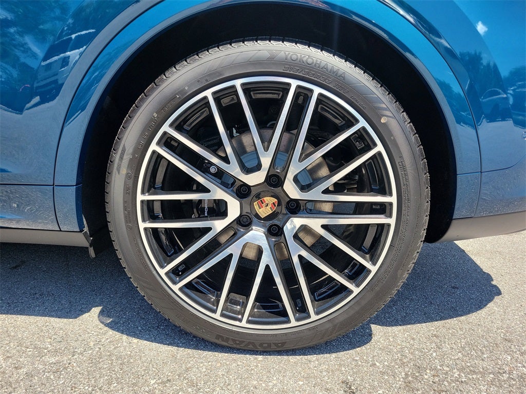 2025 Porsche Cayenne E-Hybrid Base