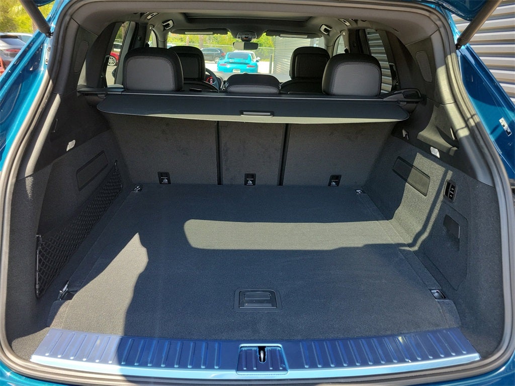 2025 Porsche Cayenne E-Hybrid Base