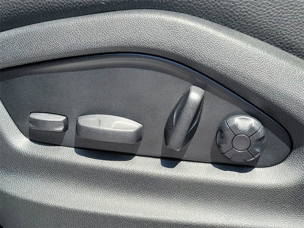 2025 Porsche Cayenne E-Hybrid Base