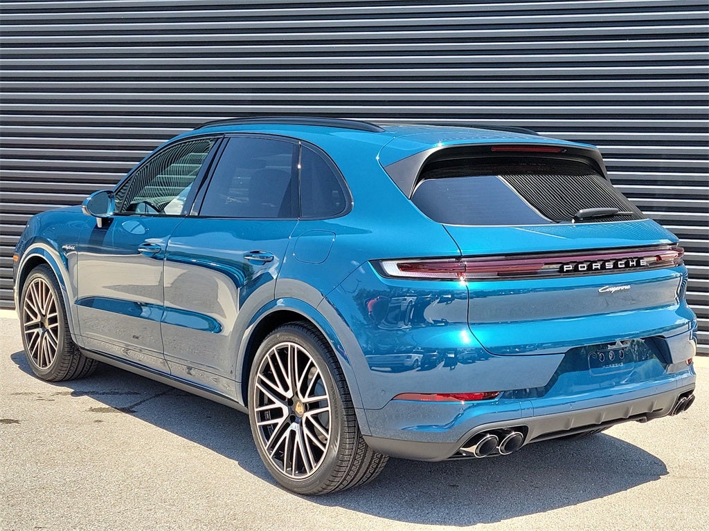 2025 Porsche Cayenne E-Hybrid Base