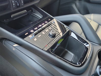 2025 Porsche Cayenne E-Hybrid Base