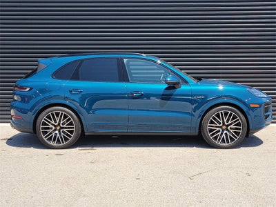 2025 Porsche Cayenne E-Hybrid Base