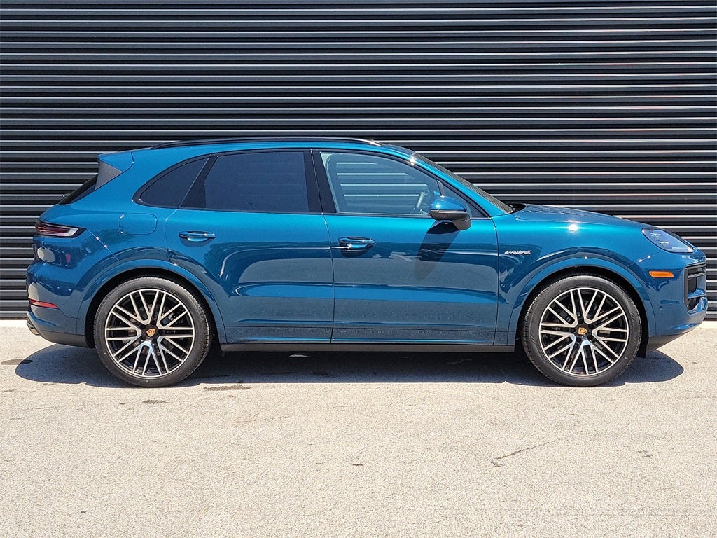 2025 Porsche Cayenne E-Hybrid Base