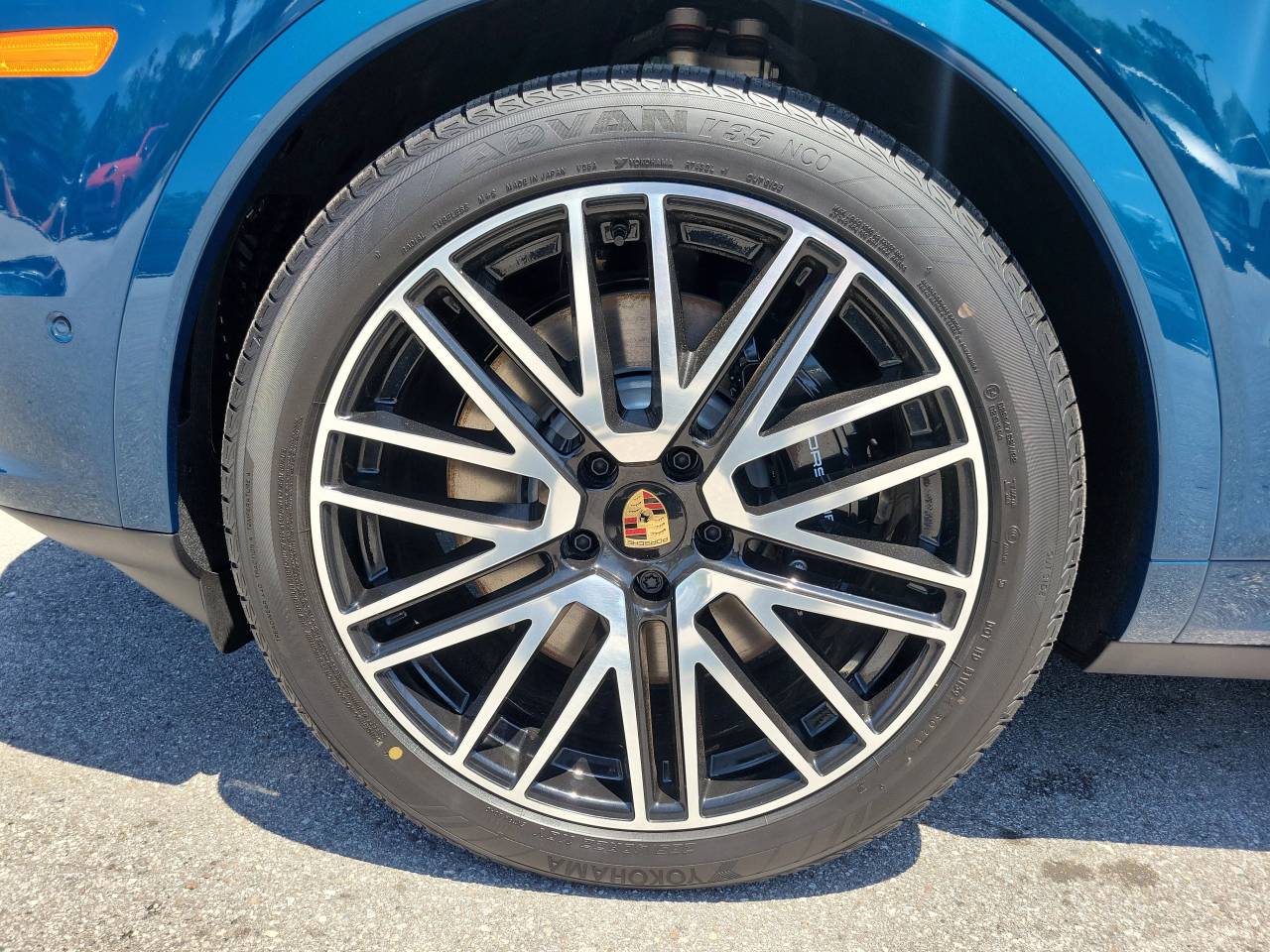 2025 Porsche Cayenne E-Hybrid Base