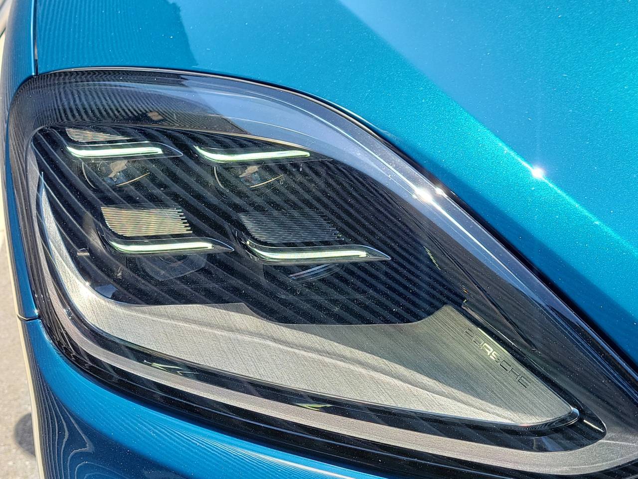 2025 Porsche Cayenne E-Hybrid Base