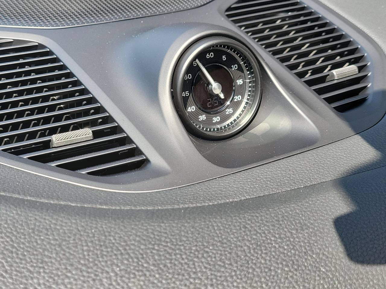 2025 Porsche Cayenne E-Hybrid Base