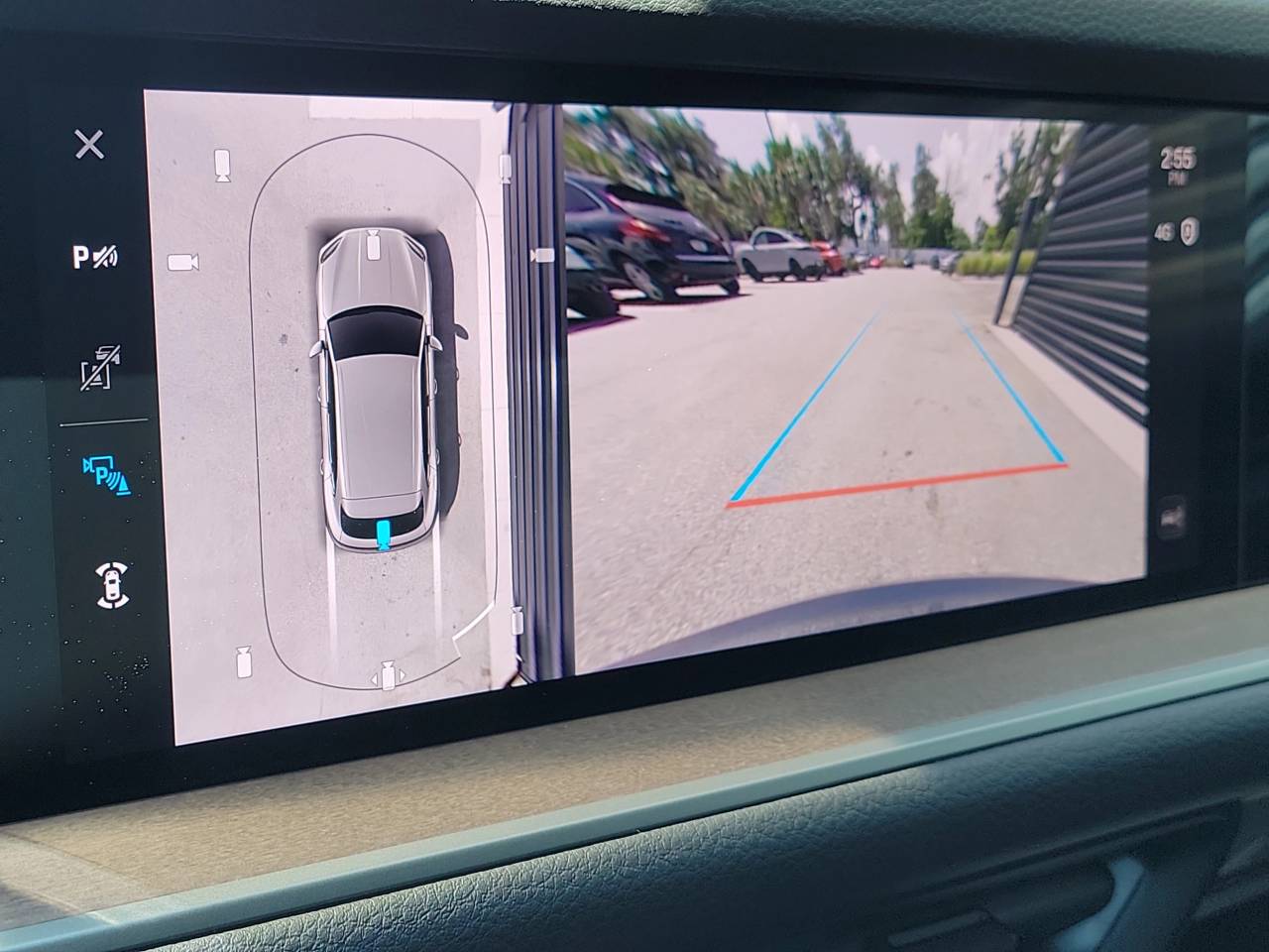 2025 Porsche Cayenne E-Hybrid Base