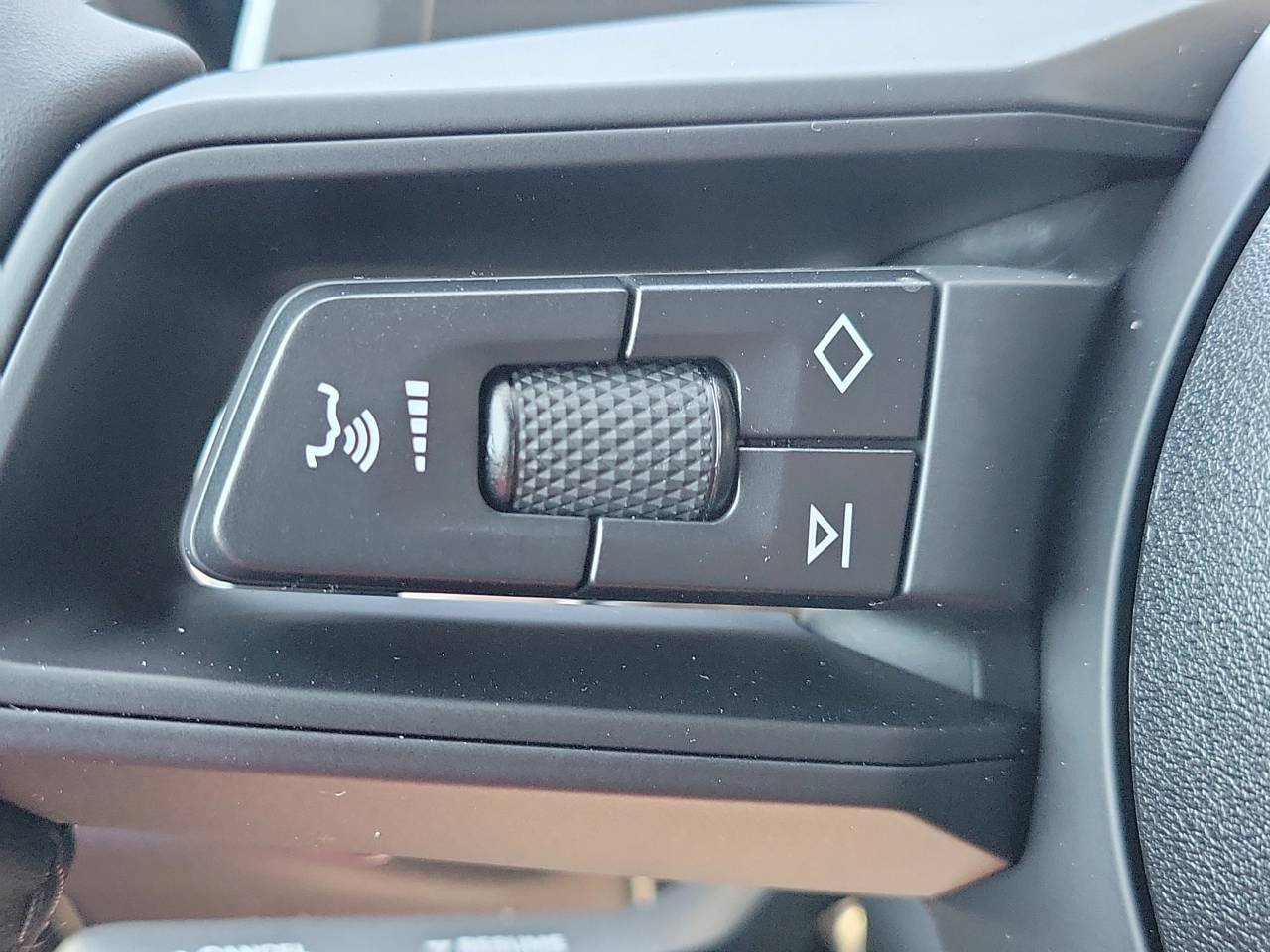 2025 Porsche Cayenne E-Hybrid Base