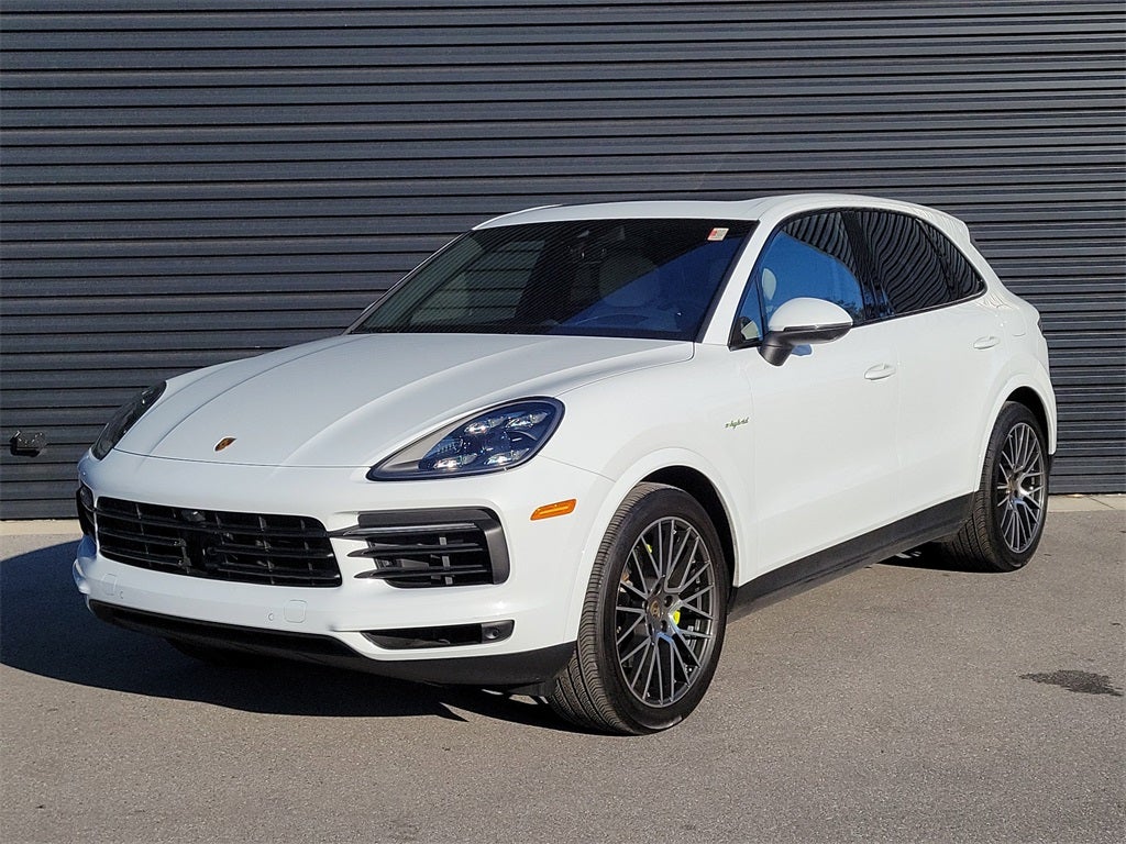 2022 Porsche Cayenne E-Hybrid Base