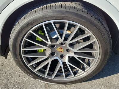 2022 Porsche Cayenne E-Hybrid Base