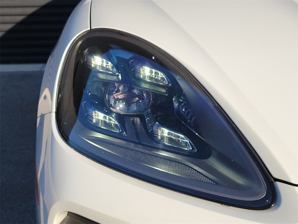 2022 Porsche Cayenne E-Hybrid Base