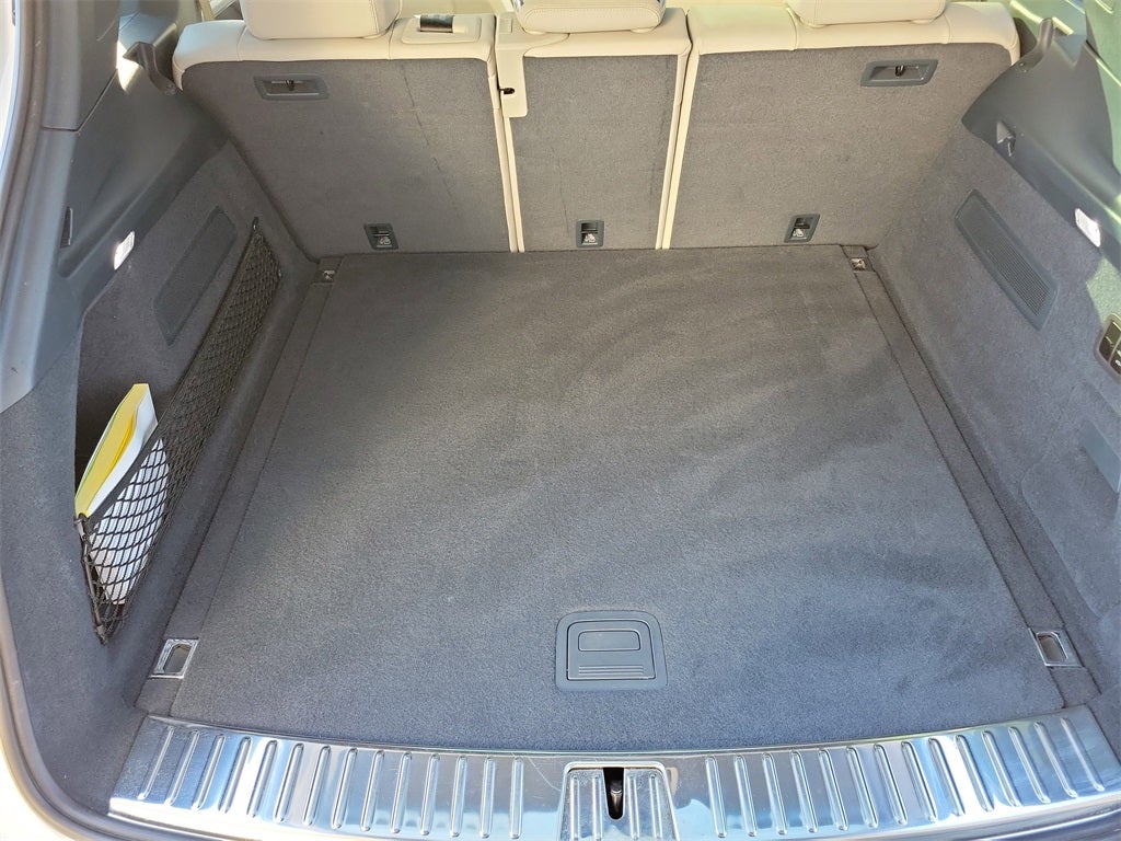 2022 Porsche Cayenne E-Hybrid Base