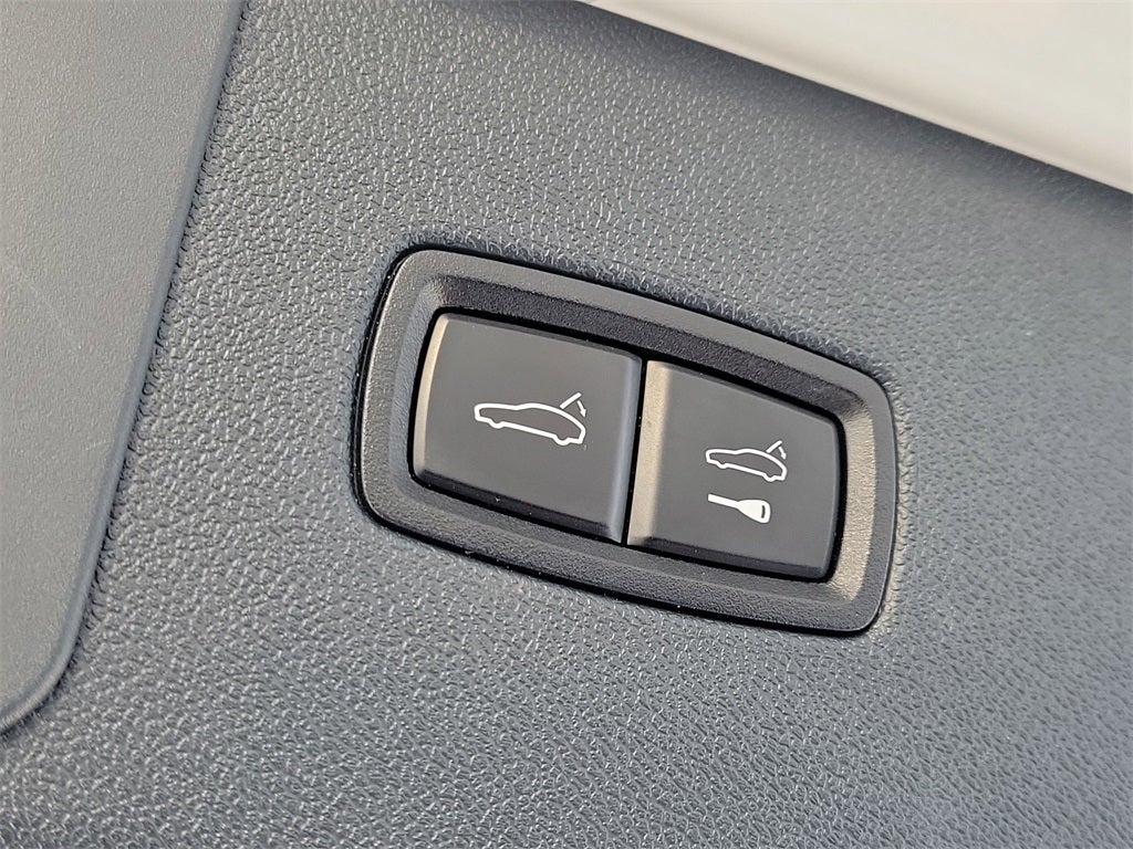 2022 Porsche Cayenne E-Hybrid Base