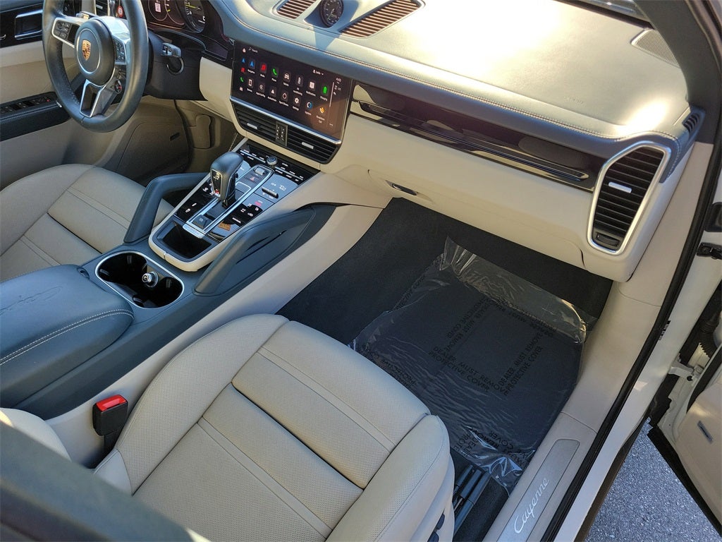 2022 Porsche Cayenne E-Hybrid Base