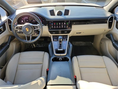 2022 Porsche Cayenne E-Hybrid Base