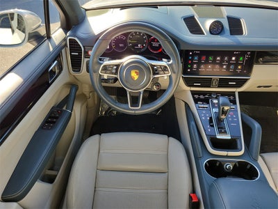 2022 Porsche Cayenne E-Hybrid Base