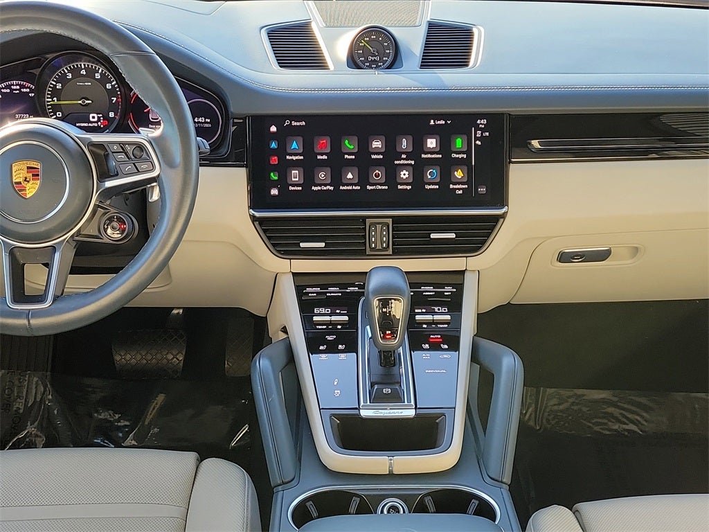 2022 Porsche Cayenne E-Hybrid Base