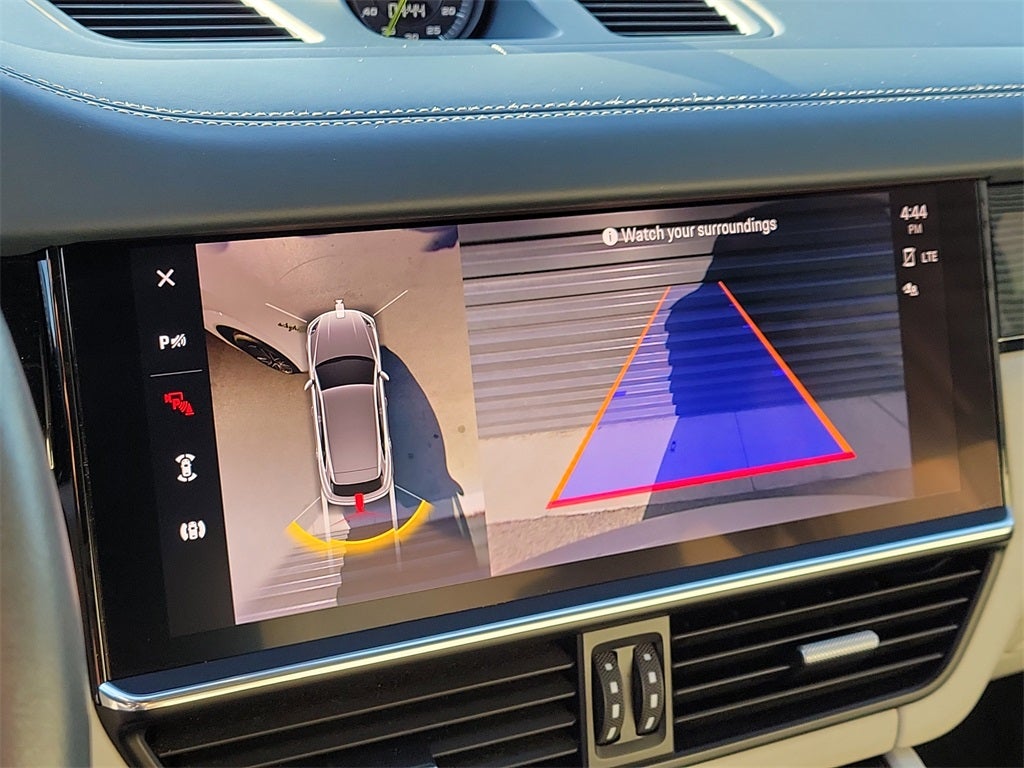 2022 Porsche Cayenne E-Hybrid Base