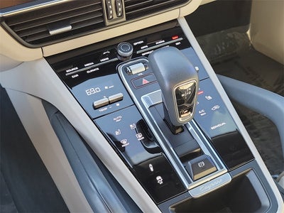 2022 Porsche Cayenne E-Hybrid Base