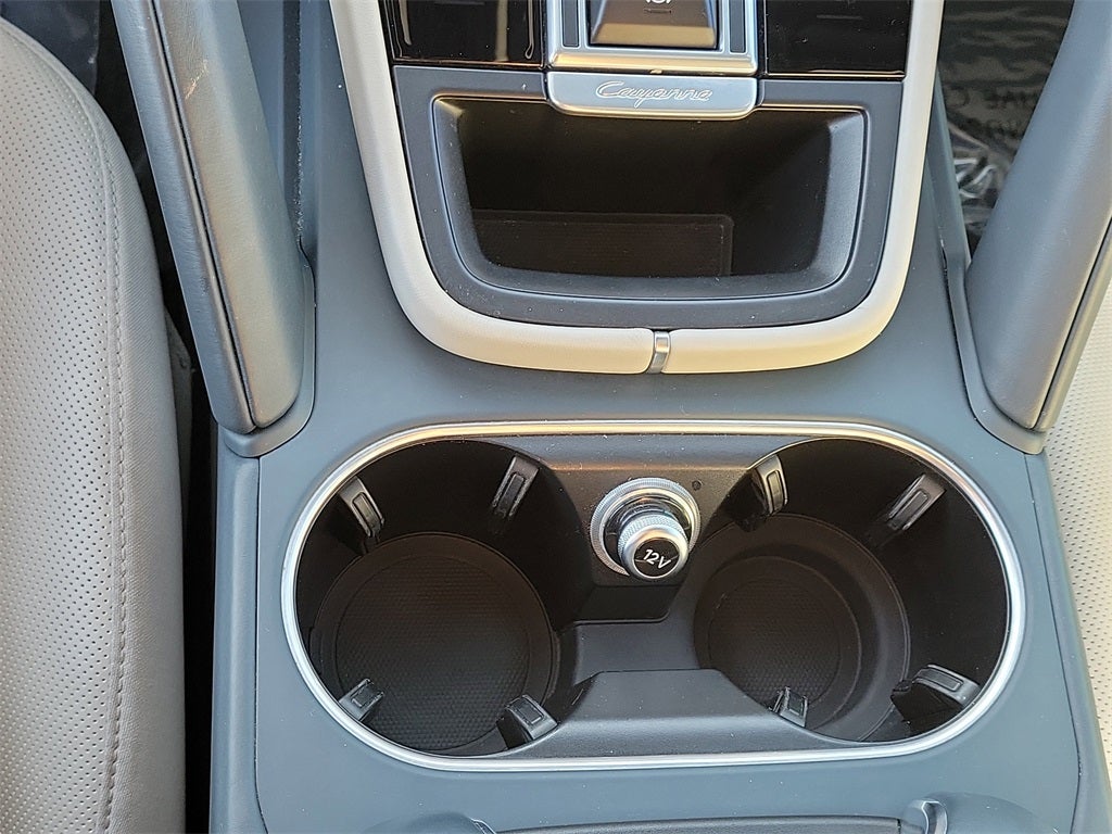 2022 Porsche Cayenne E-Hybrid Base