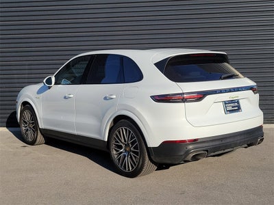 2022 Porsche Cayenne E-Hybrid Base