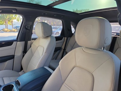 2022 Porsche Cayenne E-Hybrid Base