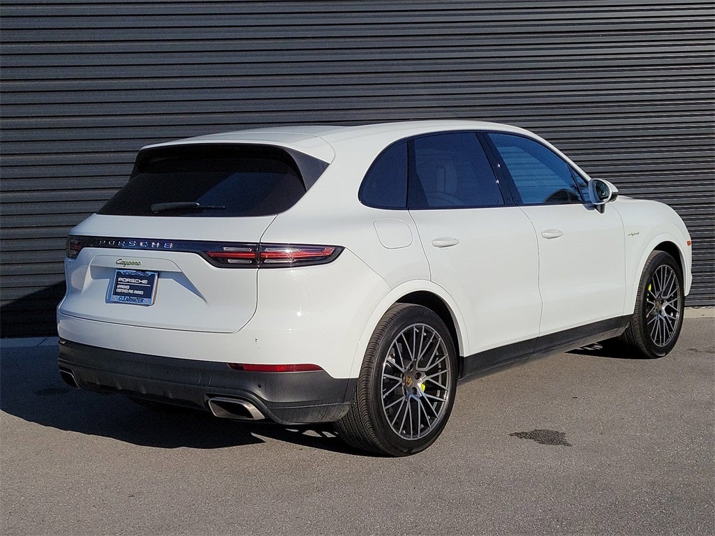 2022 Porsche Cayenne E-Hybrid Base