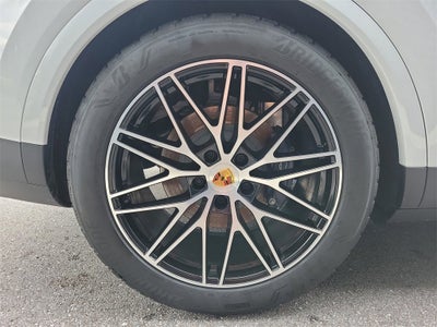 2025 Porsche Cayenne E-Hybrid Base