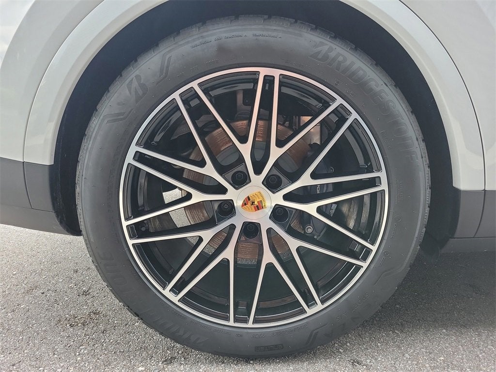 2025 Porsche Cayenne E-Hybrid Base