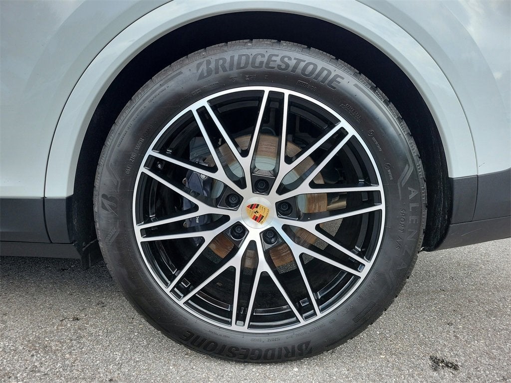 2025 Porsche Cayenne E-Hybrid Base